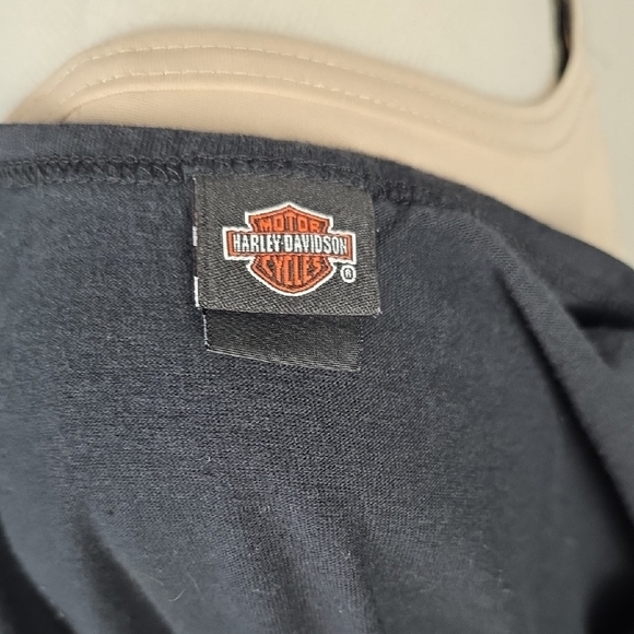 Harley-Davidson Black Tank with Gold Graphic - Picture 5 of 6